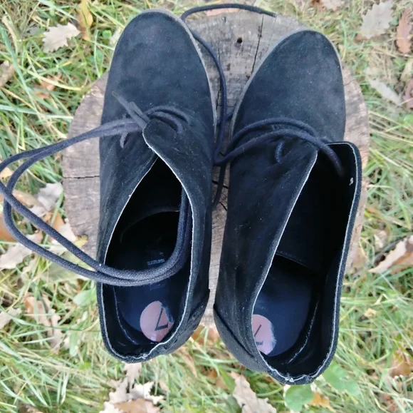 👀 Big Discount! 👀 MIA Tie Front Ankle Boots in size 7 - Picture 2 of 3